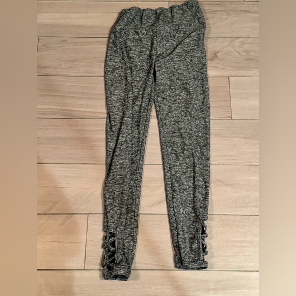 Gray Leggings with Lace Detail MEDIUM - Picture 3 of 5